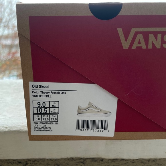 Custom Vans - Picture 7 of 7